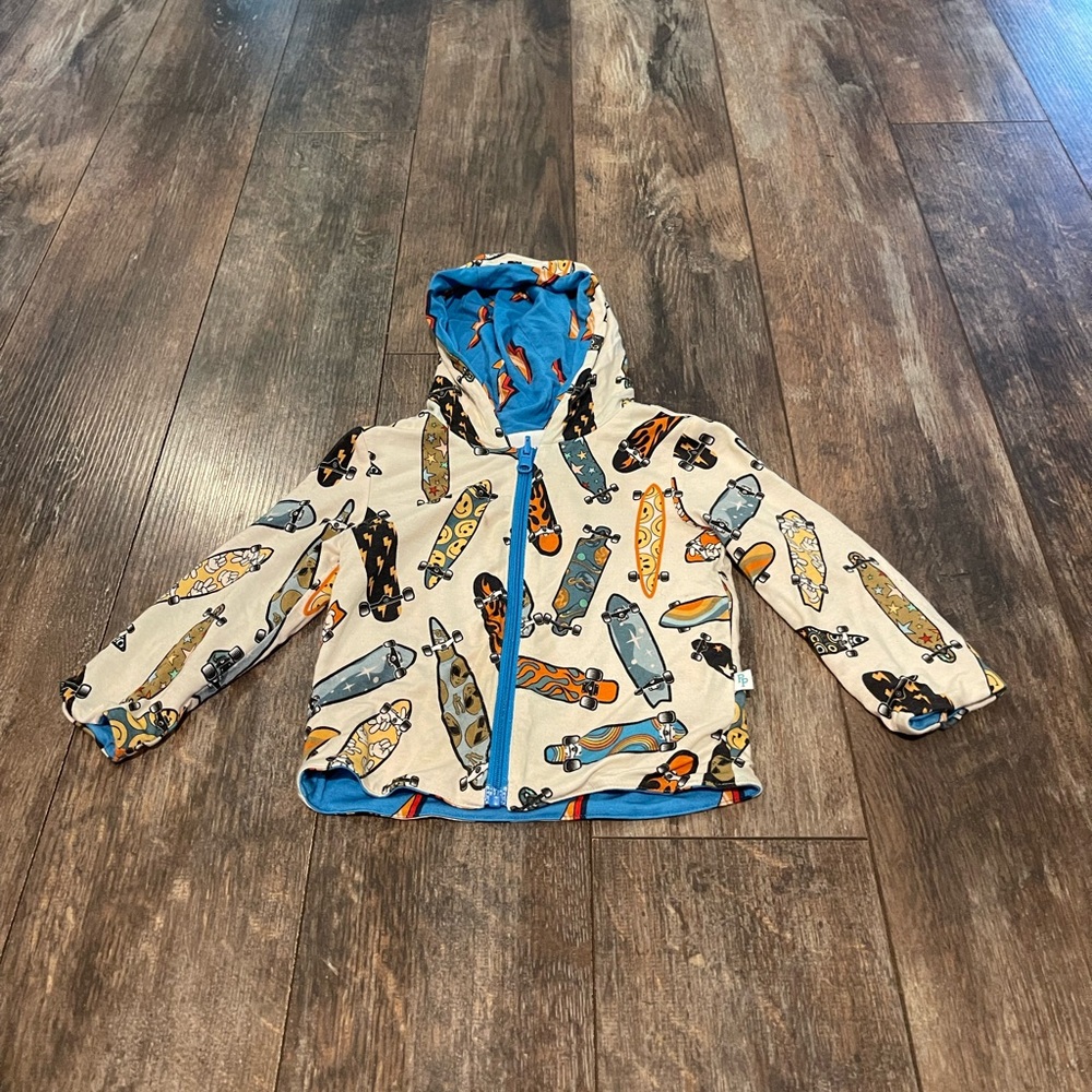 🛍️Posh Peanut Cream Skateboard Print Jacket